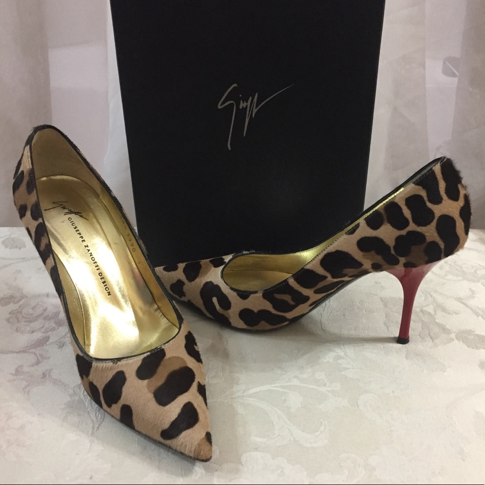 ๐ Giuseppe Zanotti Espectacular Red Heels ๐ - Picture 1 of 8